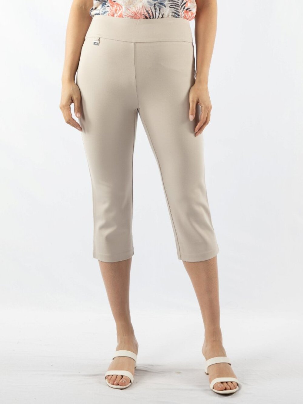 Lisette Montreal pull-on capri pants beige women's size L